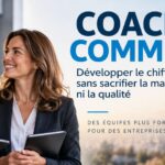 Deux commerciaux souriants, bannière coach commercial : développer le chiffre d'affaires sans sacrifier la marge